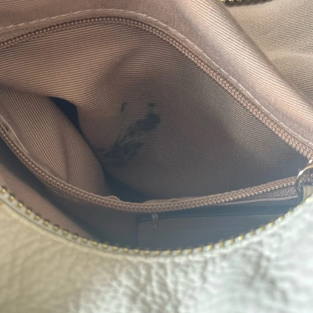 Coach Edi 31 Pebble, Leather Shoulder Bag Chalk/Tan – Authentic -